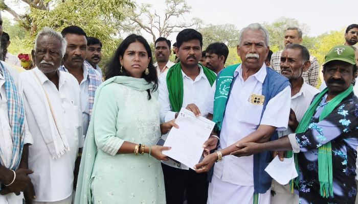 ಮಳೆ ಕೊರತೆ: ಪಾವಗಡಕ್ಕೆ ಜಿಲ್ಲಾಧಿಕಾರಿ ಭೇಟಿ shubha kalyan