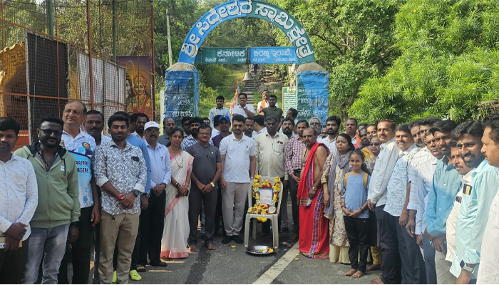 ಗಾಂಧಿ ಜಯಂತಿ ಪ್ರಯುಕ್ತ ಶ್ರೀಕ್ಷೇತ್ರ ಸಿದ್ದರಬೆಟ್ಟದಲ್ಲಿ ಸ್ವಚ್ಛತಾ ಆಂದೋಲನ siddarabetta