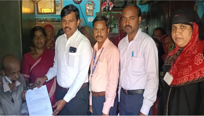 ಶ್ರೀ ಕ್ಷೇತ್ರ ಧರ್ಮಸ್ಥಳ ಗ್ರಾಮಾಭಿವೃದ್ಧಿ ಯೋಜನೆ: ಕ್ಯಾನ್ಸರ್ ಪೀಡಿತ ರೋಗಿಗೆ ₹20,000 ಕ್ರಿಟಿಕಲ್ ಇಲ್ನೆಸ್ ಫಂಡ್ ಮಂಜೂರಾತಿ ಪತ್ರ ವಿತರಣೆ tipaturu